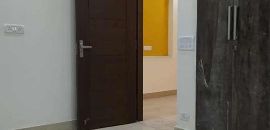 Brand new 3bhk available for rent in freedom fighter enclave