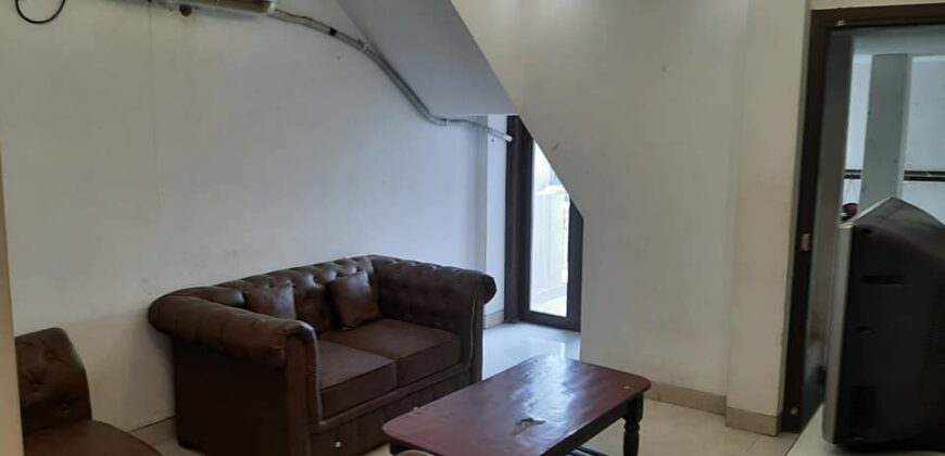 2 bhk flat with dining or drawing room with terrace just 100 mtr away from green park metro station